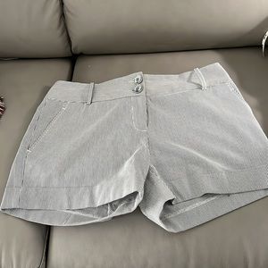 Limited Shorts Size 6 Black pin strips Front pockets 2 back pockets preowned